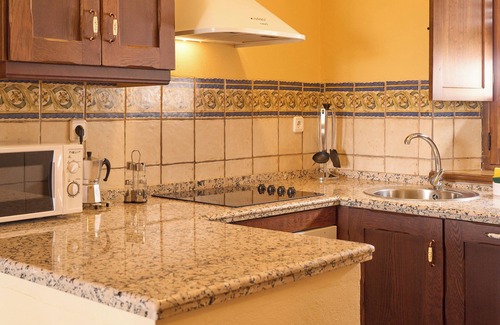Valsequillo Apartment | Apartment 'Amapola' with Balcony, Wi-Fi and Air Conditioning