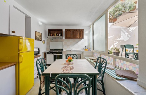 Iglesias Apartment | Apartment 'Amelia' with Private Garden, Wi-Fi and Air Conditioning