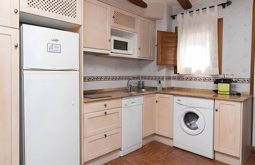 Daroca Apartment | Apartment 'Amira' with Wi-Fi and Air Conditioning