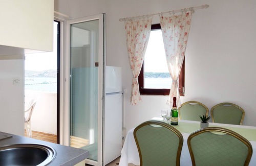 Barbat na Rabu Apartment | Apartment Ana by Interhome