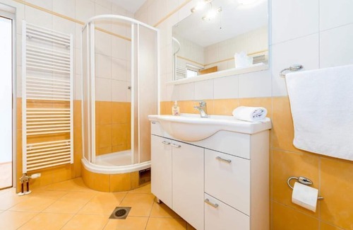 Meterize Apartment | Apartment Anamarija with sea view (96871-A1) - Sibenik