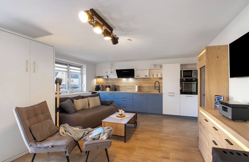 Naumburg Apartment | Apartment 'Andreas' with Shared Terrace, Shared Garden and Wi-Fi