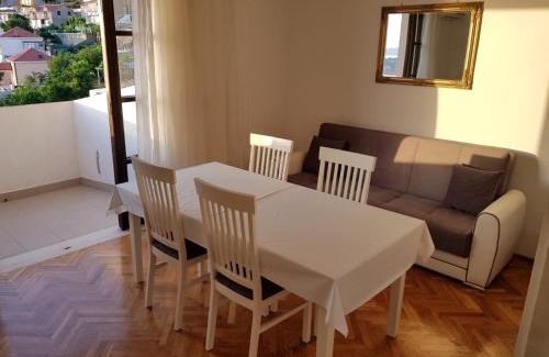Gruz Apartment | Apartment Anet with free parking