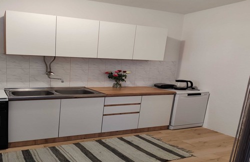 Gornji Kono Apartment | Apartment Angelina - Three Bedroom Apartment with Balcony and Sea View