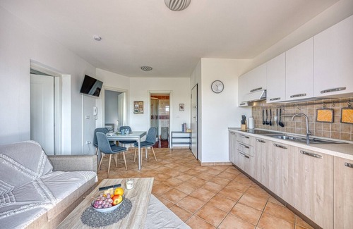 Gedici Apartment | Apartment Anita with shared pool