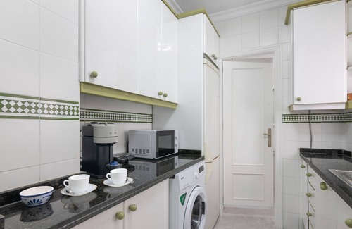 Huelva Apartment | Apartment 'Antiguo Estadio' with Private Terrace, Balcony and Wi-Fi