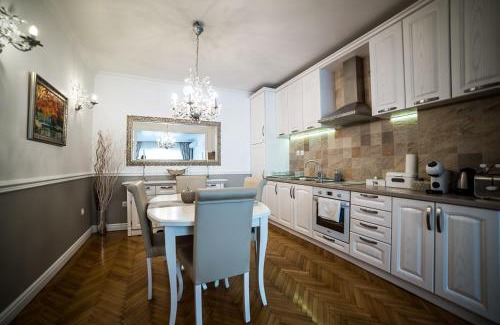Stara Zagora Apartment | Apartment Antique Theatre