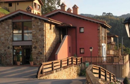 Carabano Apartment | Apartment 'Apartamento 2' with Shared Terrace, Shared Garden and Wi-Fi