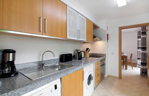 Vila Real Santo Antonio Apartment | Apartment "Apartamento Girassol" with Wi-Fi & A/C