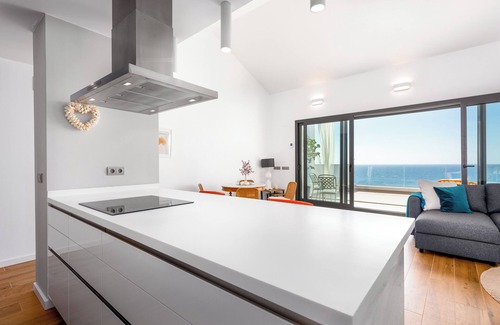 San Roque Apartment | Apartment 'Apartamento Links Il' with Sea View, Wi-Fi and Air Conditioning