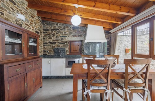 Ordes Apartment | Apartment 'Apartamento O Pozo' with Shared Terrace and Wi-Fi