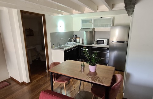 Fontainebleau Apartment | Apartment-Apartment-Ensuite with Bath-City view