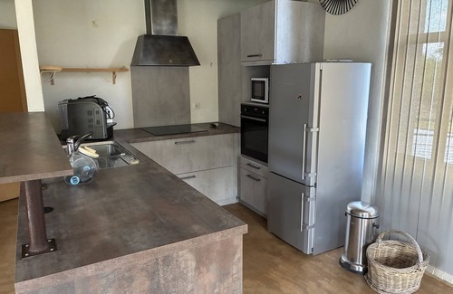 Orcines Apartment | Apartment-Apartment-Ensuite with Shower-Terrace