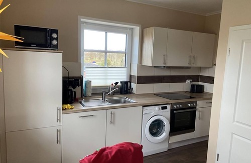 Walle Apartment | Apartment/apartment, shower, WC, 1 bedroom, upper floor - Ferienwohnung zum Herold