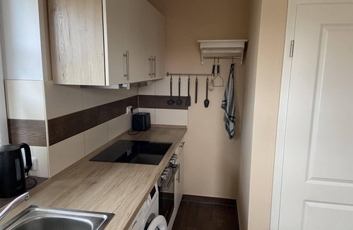 Walle Apartment | Apartment/apartment, shower, WC, 1 bedroom, upper floor - Ferienwohnung zum Herold