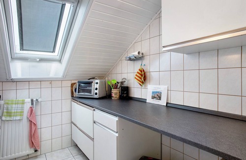 Ailingen Apartment | Apartment 'Apfelstübchen' with Mountain View and Wi-Fi
