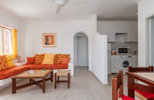 Agios Ioannis Apartment | Apartment 'Apollon House' with Sea View, Wi-Fi and Air Conditioning