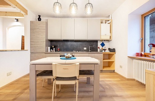 Tione di Trento Apartment | Apartment 'Appartamento Monti E Laghi' with Mountain View, Balcony and Wi-Fi