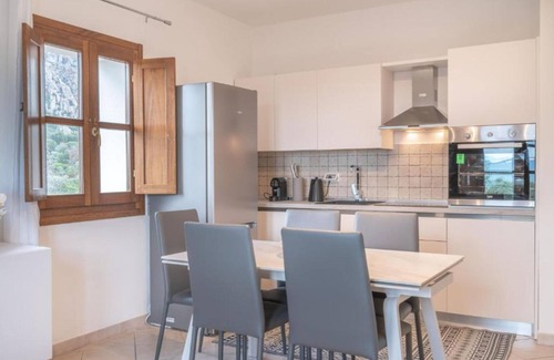 San Pantaleo Apartment | Apartment 'Appartamento Mountain View' with Mountain View, Wi-Fi and Air Conditioning