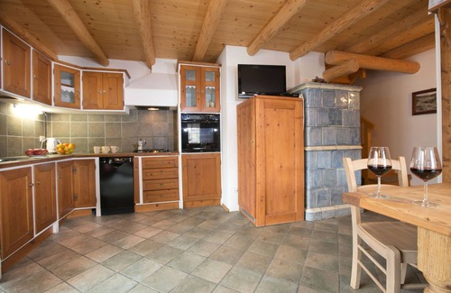 Bellamonte Apartment | Apartment 'Appartamento Tabià In Baita Lor' with Mountain View, Shared Garden and Wi-Fi
