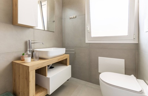 Scoglitti Apartment | Apartment 'Appartamento Melanzana' with Shared Pool, Wi-Fi and Air Conditioning