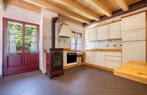 Ala Apartment | Apartment 'Appartamento Del Boscaiolo' with Mountain View, Shared Garden and Balcony
