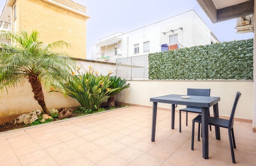 Brindisi Apartment | Apartment 'Appartamento Leo' with Private Terrace, Private Garden and Wi-Fi