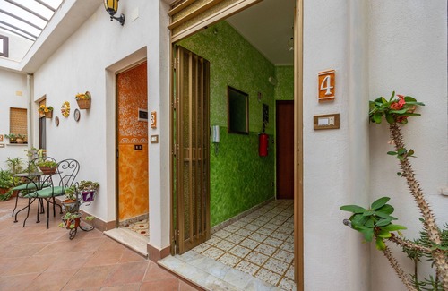 Ficarra Apartment | Apartment 'Appartamento 4 - Stanza 42' with Shared Terrace, Wi-Fi and Air Conditioning