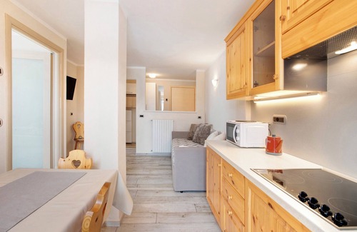 San Rocco Apartment | Apartment 'Appartamento Zefiro' with Mountain View, Balcony and Wi-Fi