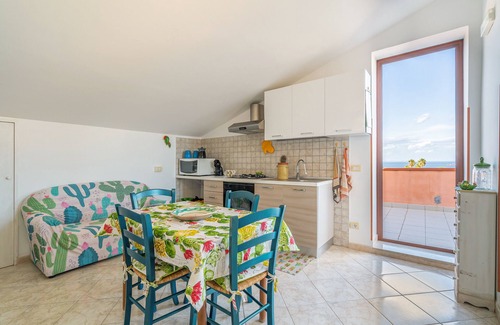 Tiche Apartment | Apartment 'Appartamento A Ficu Pala Siracusa' with Sea View, Wi-Fi and Air Conditioning
