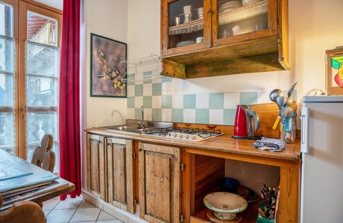 San Giacomo Apartment | Apartment 'Appartamento Moti' with Mountain View, Shared Garden and Balcony