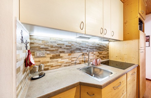 Padola Apartment | Apartment 'Appartamento M Aiarnola' with Mountain View, Shared Garden and Wi-Fi