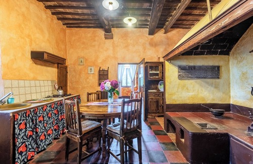 Palazzina Apartment | Apartment 'Appartamento Palazzina' with Lake View, Shared Pool and Wi-Fi