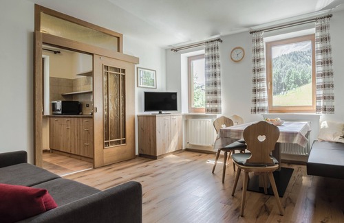 Arabba Apartment | Apartment 'Appartamento Sass Bece' with Private Garden and Wi-Fi