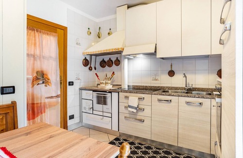 Celledizzo Apartment | Apartment 'Appartamento Vioz' with Mountain View and Balcony