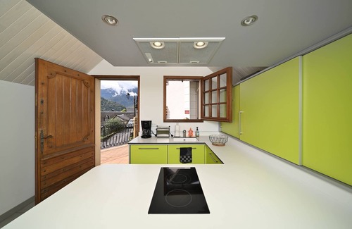 Boutx Apartment | Apartment 'Appartement Boutx' with Private Terrace, Balcony and Wi-Fi