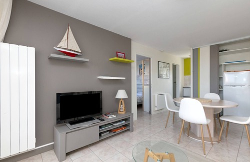 Pornichet Apartment | Apartment 'Appartement Vue Mer - 50 M Plage' with Sea View and Private Terrace