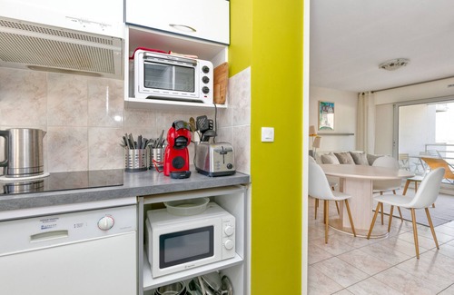 Pornichet Apartment | Apartment 'Appartement Vue Mer - 50 M Plage' with Sea View and Private Terrace
