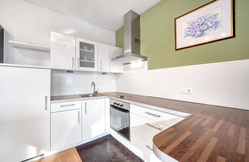 Lana Apartment | Apartment 'Apt St Georgen' with Mountain View, Shared Garden and Wi-Fi