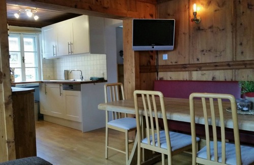 Muhlbach im Pinzgau Apartment | Apartment "Aquamarin" in traditional Austrian wooden chalet
