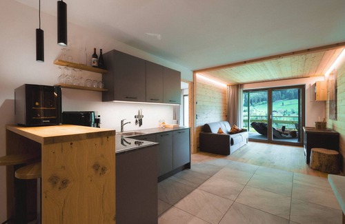 Campo Tures Apartment | Apartment "Archehof Hochzirm - Anton" with Mountain View, Sauna & Terrace