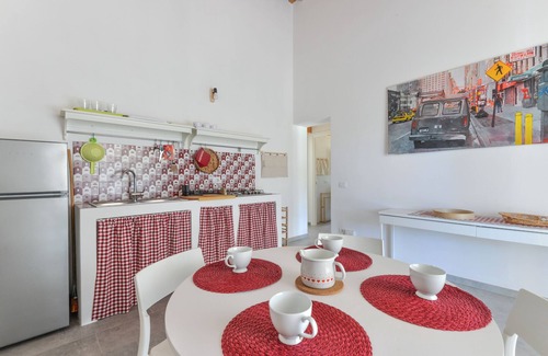 Madonna delle Grazie Apartment | Apartment 'Artistica 6' with Sea View, Shared Terrace and Air Conditioning