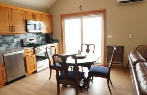 Frankfort Apartment | Apartment at Fieldstone Manor