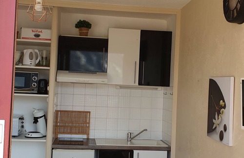 Cadeilhan-Trachere Apartment | Apartment at the foot of the slopes View of the peaks