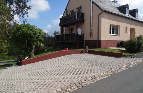 Lascheid Apartment | Apartment at St. James, amidst the nature park Südeifel, on the edge of Islek