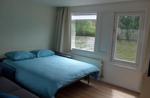Eastern Docklands Apartment | Apartment at the East side, close to center