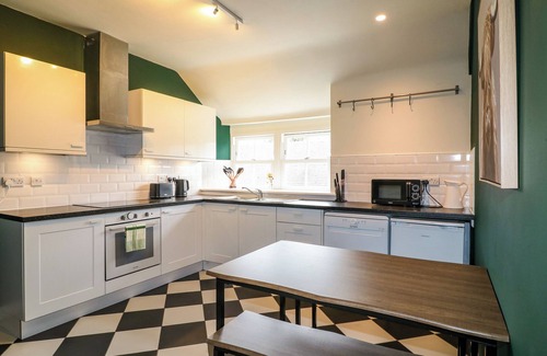 Fenny Bentley Cottage | APARTMENT AT THE OLD DOG, THORPE, pet friendly in Thorpe