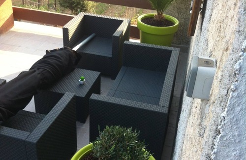 Marignane Apartment | Apartment at the top of the villa with terrace and land for animals, 5 people