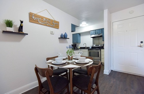 Knox - Henderson Apartment | Apartment at Ventana Canyonnn