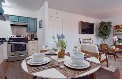 Knox - Henderson Apartment | Apartment at Ventana Canyonnn